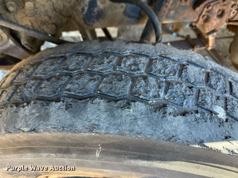 image for item ER8587 1974 Ford U9000 dump truck