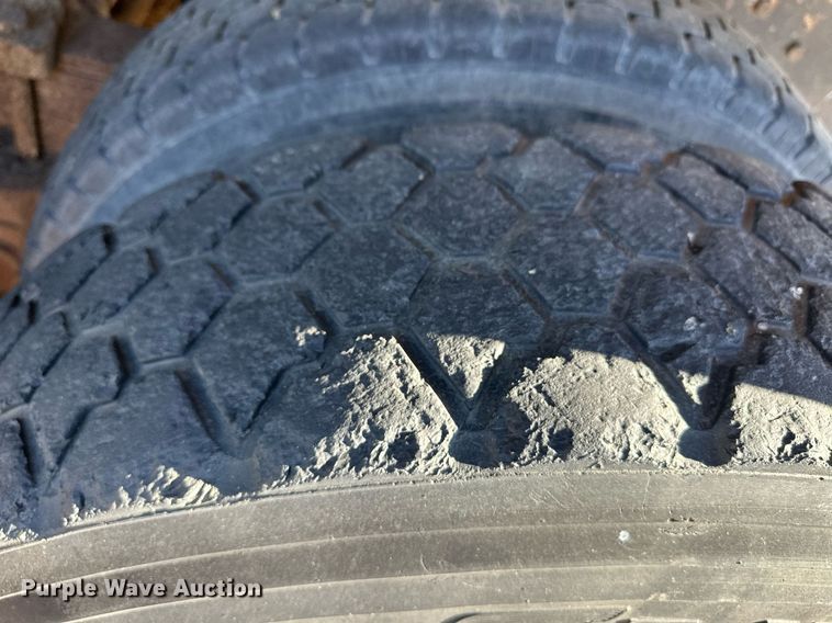 image for item ER8587 1974 Ford U9000 dump truck