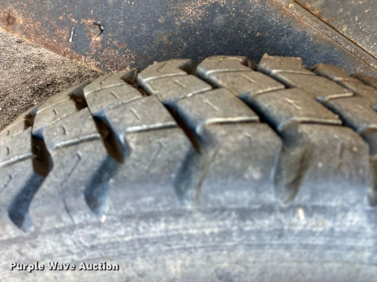 image for item ER8587 1974 Ford U9000 dump truck