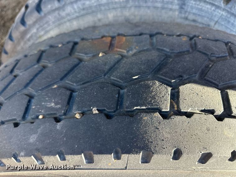 image for item ER8587 1974 Ford U9000 dump truck