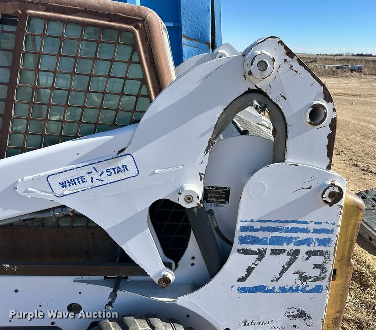 image for item ER8588 2000 Bobcat 773 skid steer loader