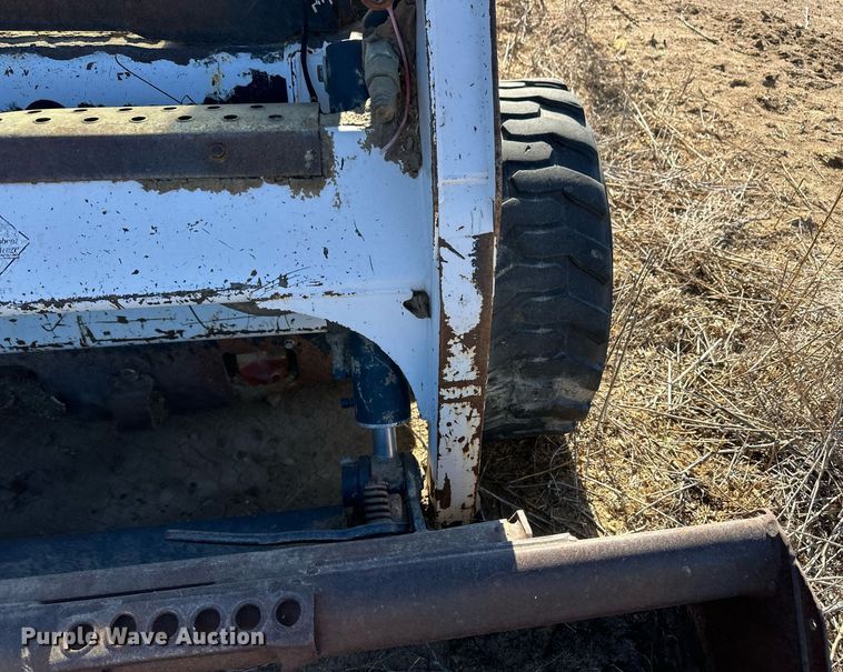 image for item ER8588 2000 Bobcat 773 skid steer loader