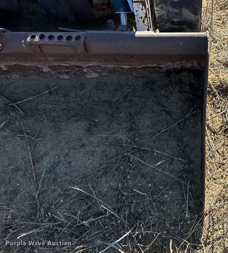image for item ER8588 2000 Bobcat 773 skid steer loader
