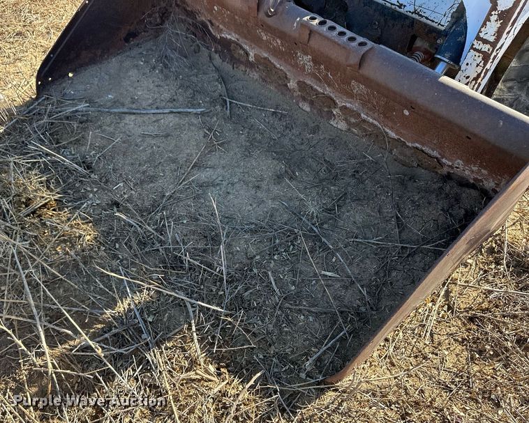 image for item ER8588 2000 Bobcat 773 skid steer loader