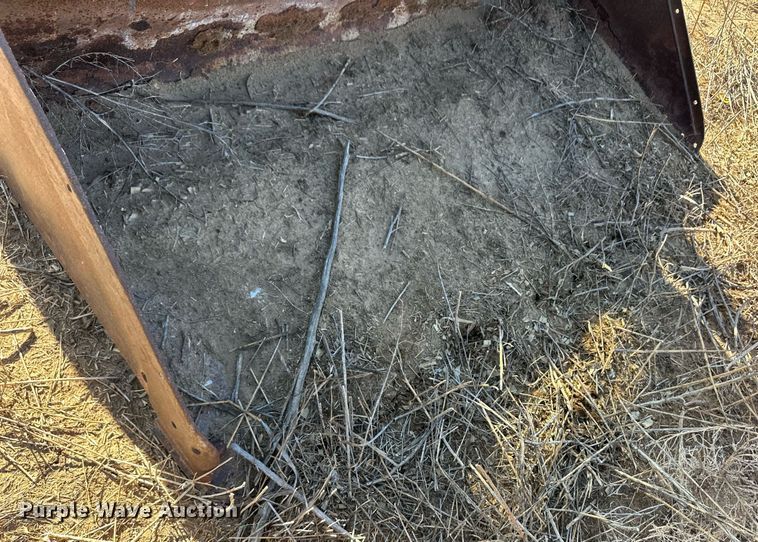 image for item ER8588 2000 Bobcat 773 skid steer loader