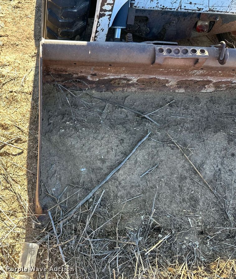 image for item ER8588 2000 Bobcat 773 skid steer loader