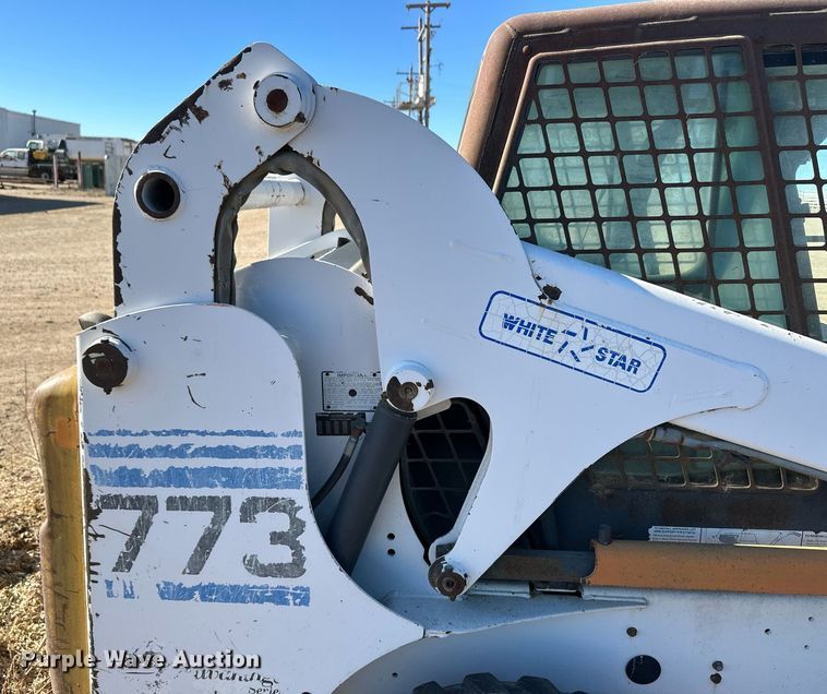 image for item ER8588 2000 Bobcat 773 skid steer loader