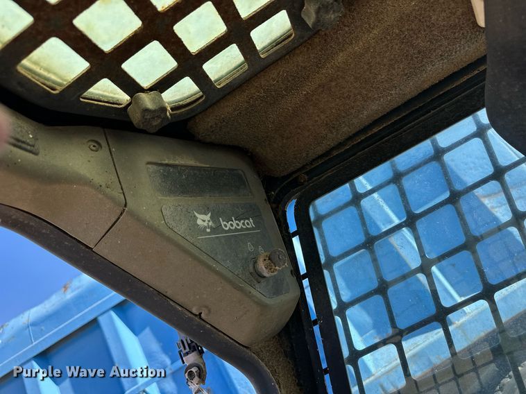 image for item ER8588 2000 Bobcat 773 skid steer loader