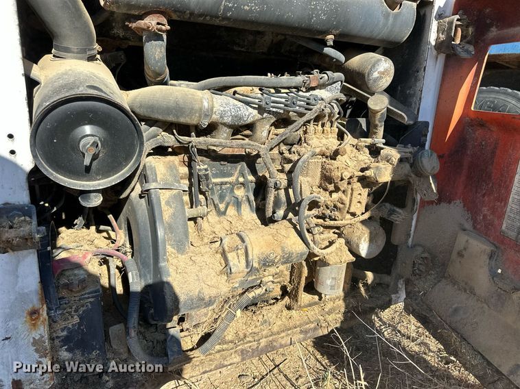 image for item ER8588 2000 Bobcat 773 skid steer loader