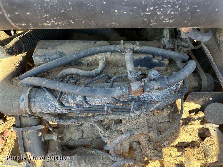 image for item ER8588 2000 Bobcat 773 skid steer loader