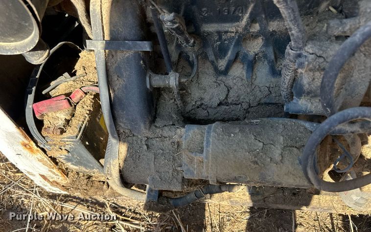 image for item ER8588 2000 Bobcat 773 skid steer loader