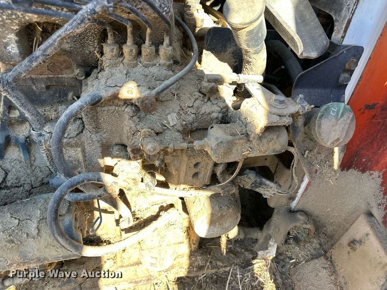 image for item ER8588 2000 Bobcat 773 skid steer loader