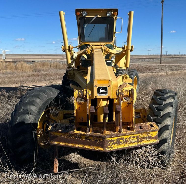 image for item ER8591 1981 John Deere 770A motor grader
