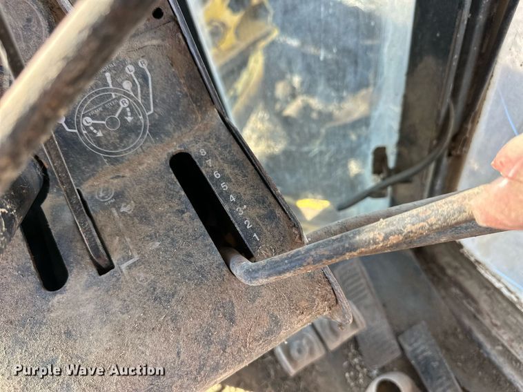 image for item ER8591 1981 John Deere 770A motor grader