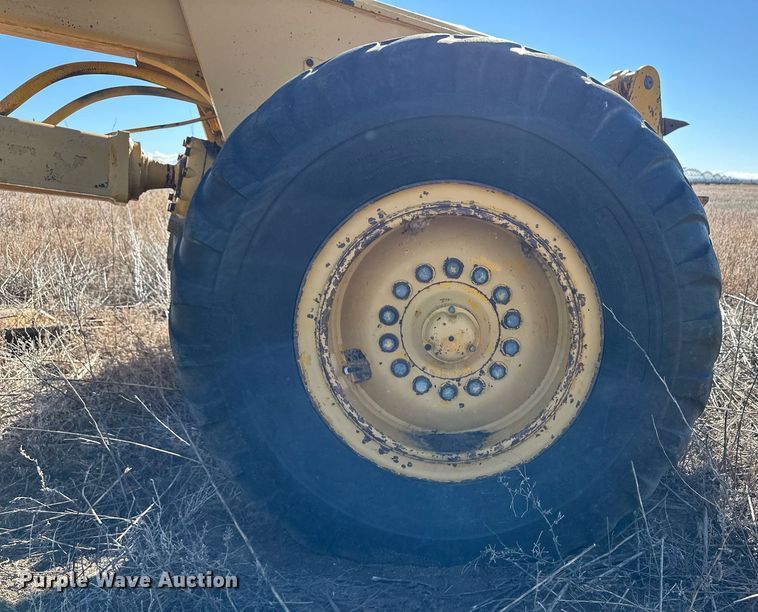 image for item ER8591 1981 John Deere 770A motor grader