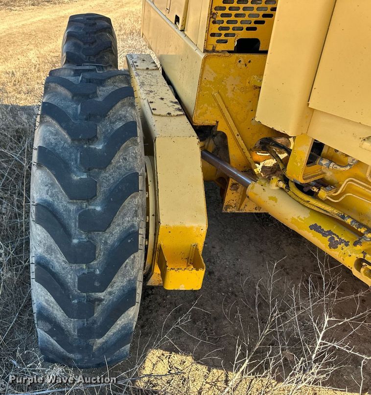 image for item ER8591 1981 John Deere 770A motor grader