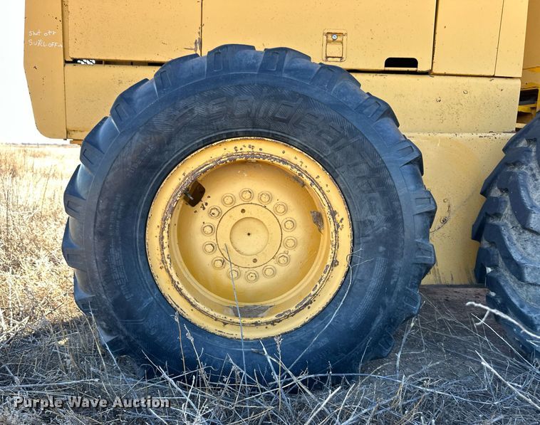 image for item ER8591 1981 John Deere 770A motor grader