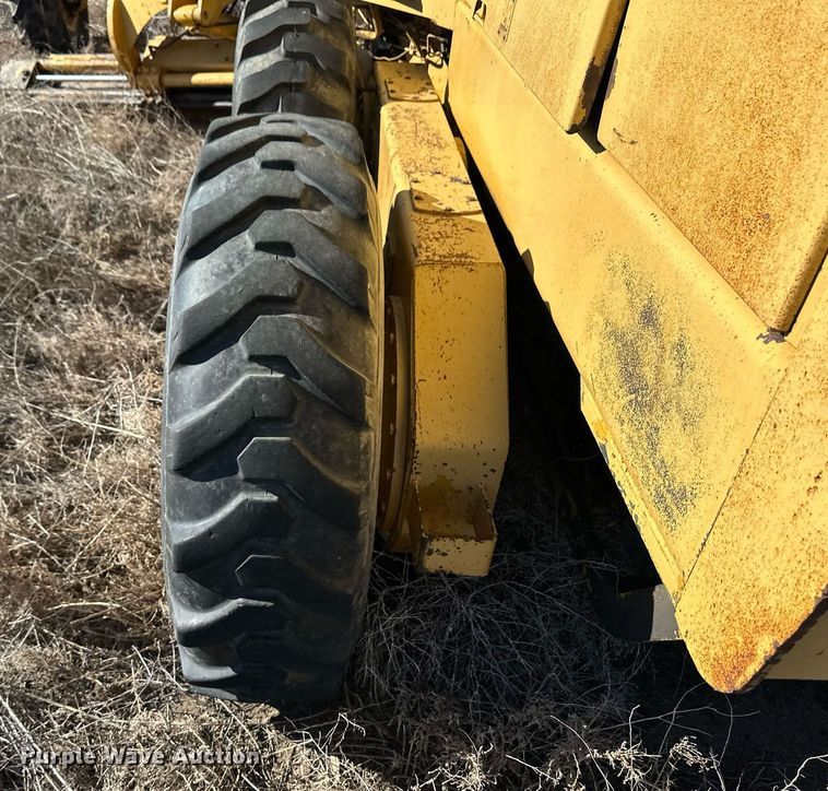 image for item ER8591 1981 John Deere 770A motor grader