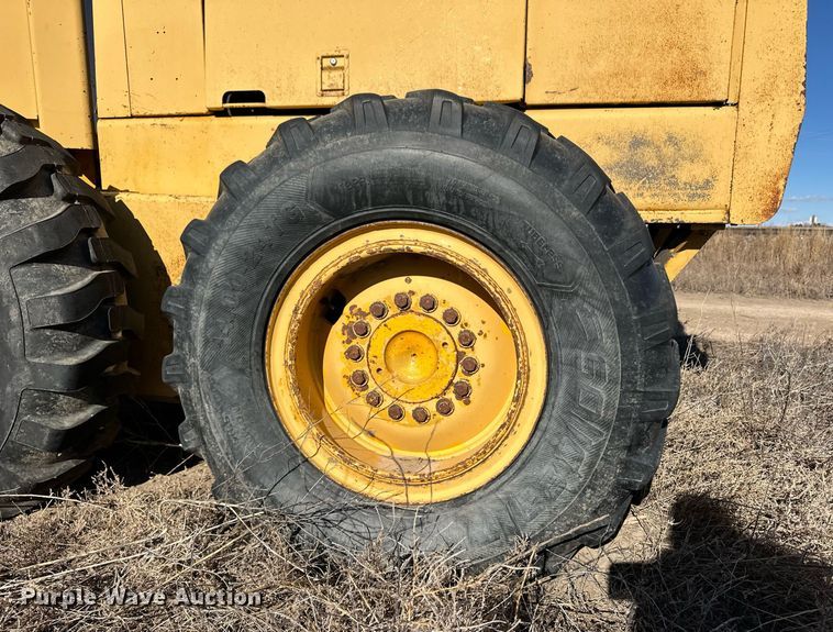 image for item ER8591 1981 John Deere 770A motor grader