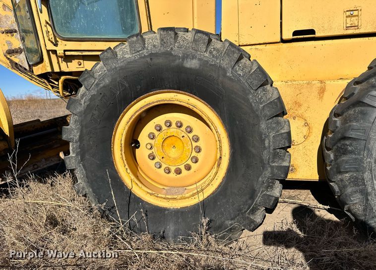 image for item ER8591 1981 John Deere 770A motor grader