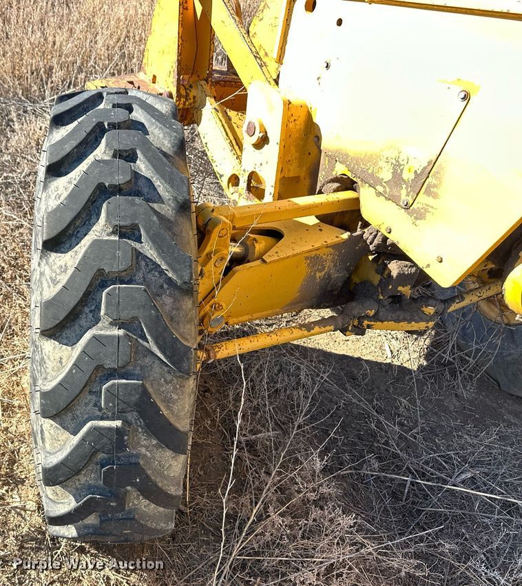 image for item ER8591 1981 John Deere 770A motor grader