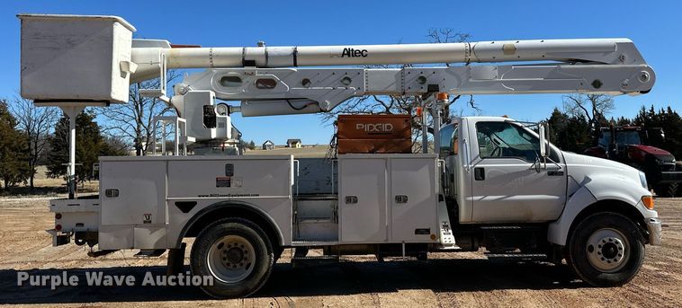 image for item ER8641 2013 Ford F750 Super Duty XL bucket truck