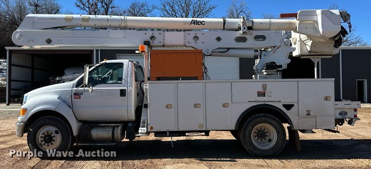 image for item ER8641 2013 Ford F750 Super Duty XL bucket truck