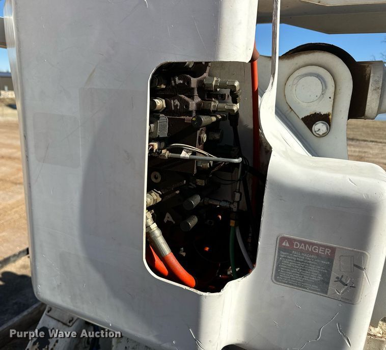 image for item ER8641 2013 Ford F750 Super Duty XL bucket truck