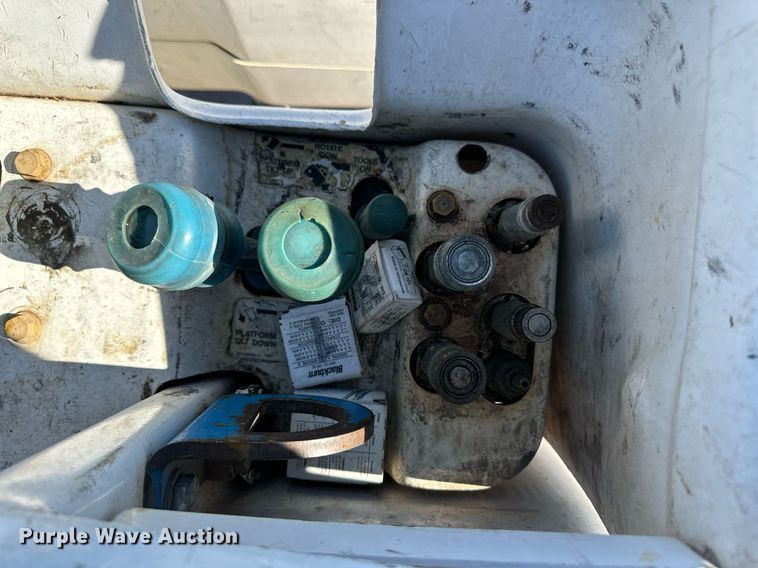 image for item ER8641 2013 Ford F750 Super Duty XL bucket truck