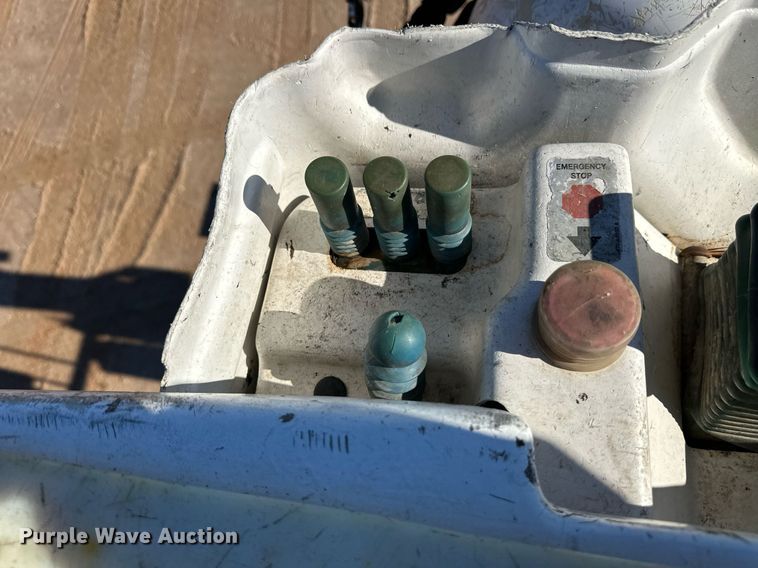 image for item ER8641 2013 Ford F750 Super Duty XL bucket truck