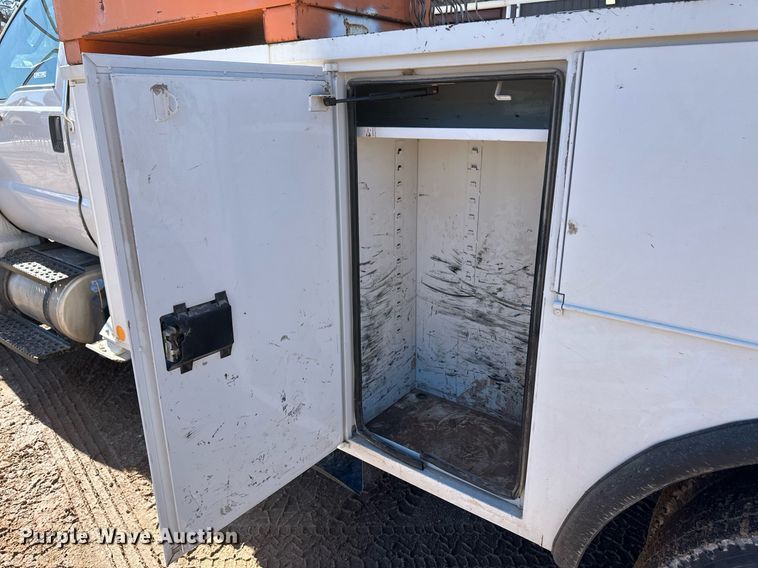 image for item ER8641 2013 Ford F750 Super Duty XL bucket truck