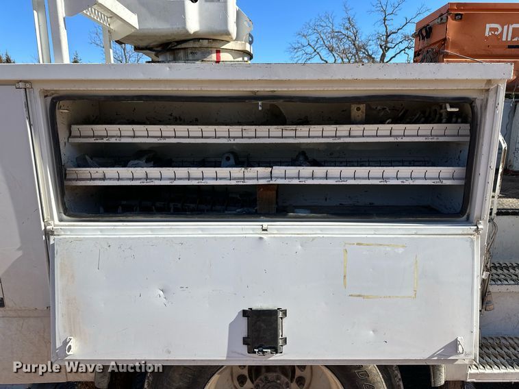 image for item ER8641 2013 Ford F750 Super Duty XL bucket truck