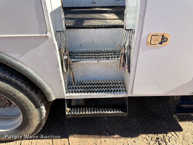 image for item ER8641 2013 Ford F750 Super Duty XL bucket truck