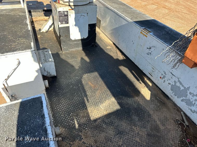 image for item ER8641 2013 Ford F750 Super Duty XL bucket truck