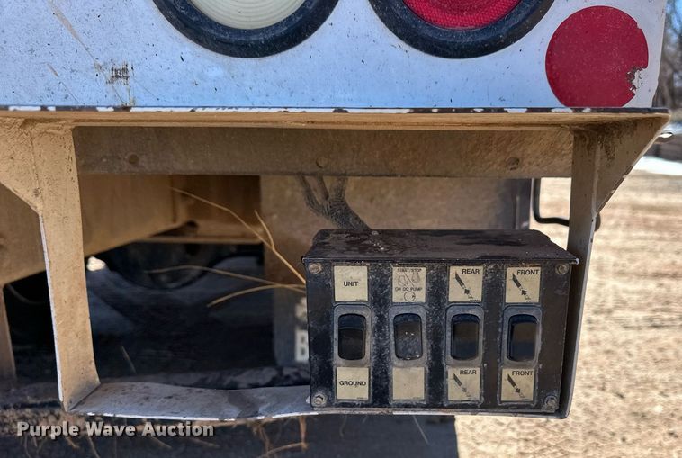 image for item ER8641 2013 Ford F750 Super Duty XL bucket truck