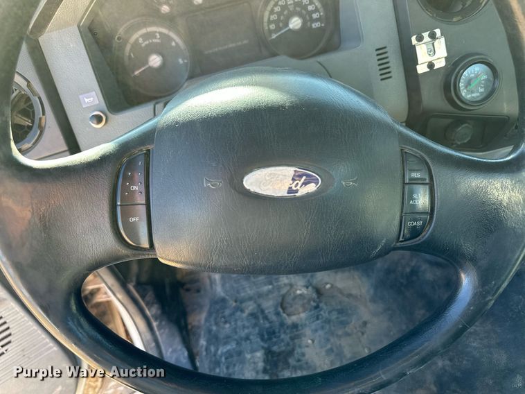 image for item ER8641 2013 Ford F750 Super Duty XL bucket truck