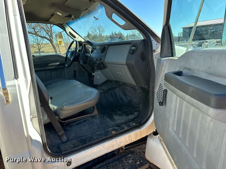 image for item ER8641 2013 Ford F750 Super Duty XL bucket truck