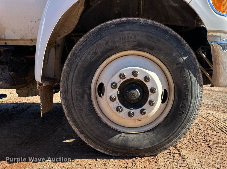 image for item ER8641 2013 Ford F750 Super Duty XL bucket truck