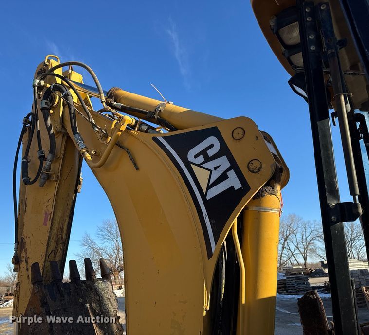 image for item LH9429 1999 Caterpillar 416C backhoe