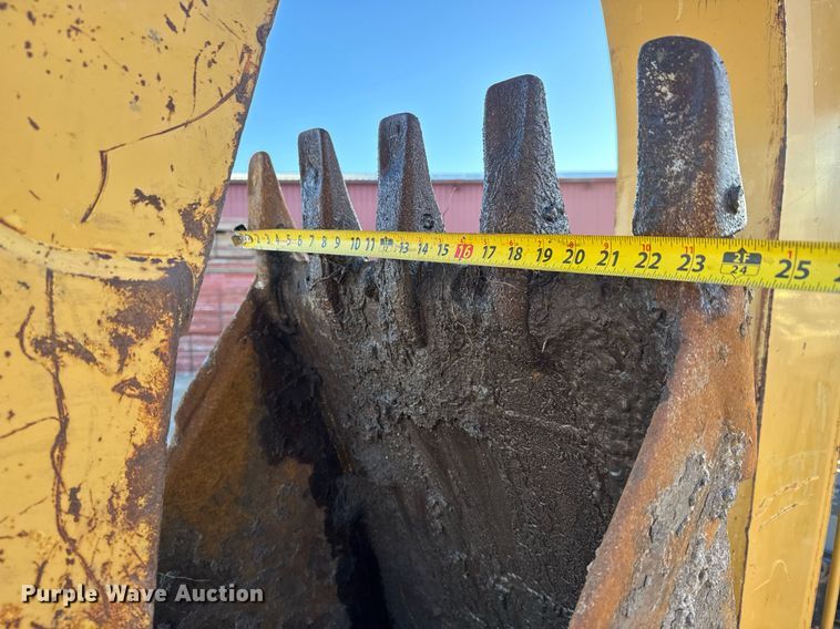 image for item LH9429 1999 Caterpillar 416C backhoe