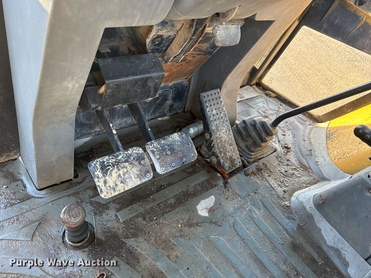 image for item LH9429 1999 Caterpillar 416C backhoe