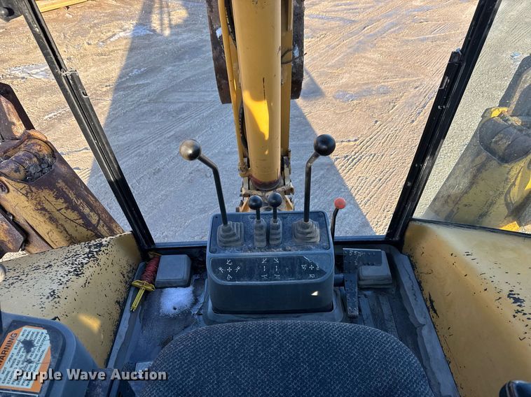 image for item LH9429 1999 Caterpillar 416C backhoe