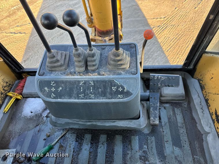 image for item LH9429 1999 Caterpillar 416C backhoe