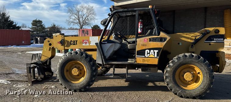 image for item LH9430 2004 Caterpillar TH360B telehandler