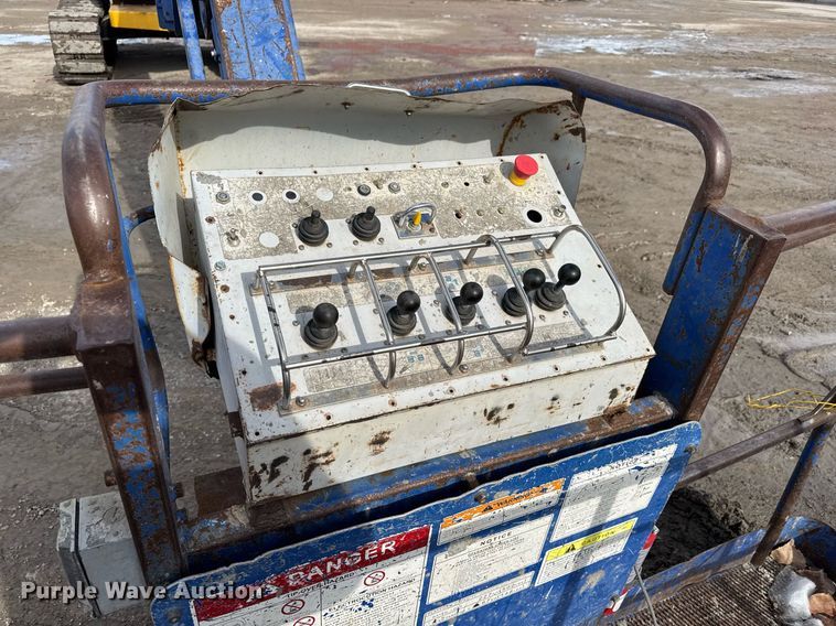 image for item LH9433 2008 Aichi SR21AJ/ISR70J boom lift