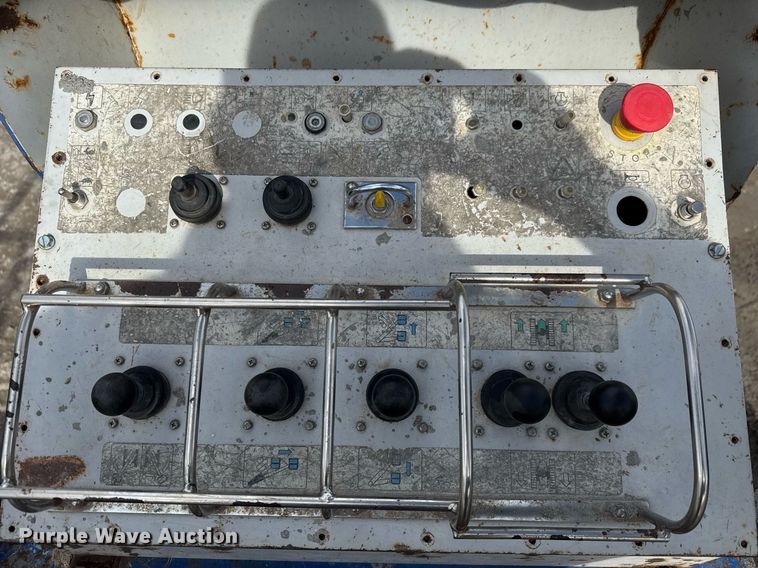 image for item LH9433 2008 Aichi SR21AJ/ISR70J boom lift