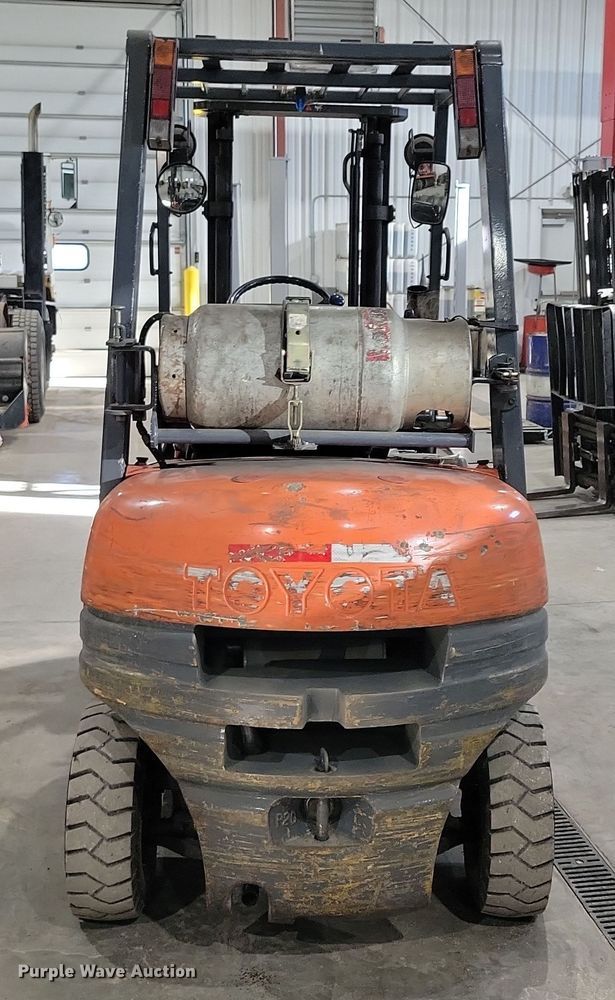 image for item OH9507 1998 Toyota  426FGU20 forklift