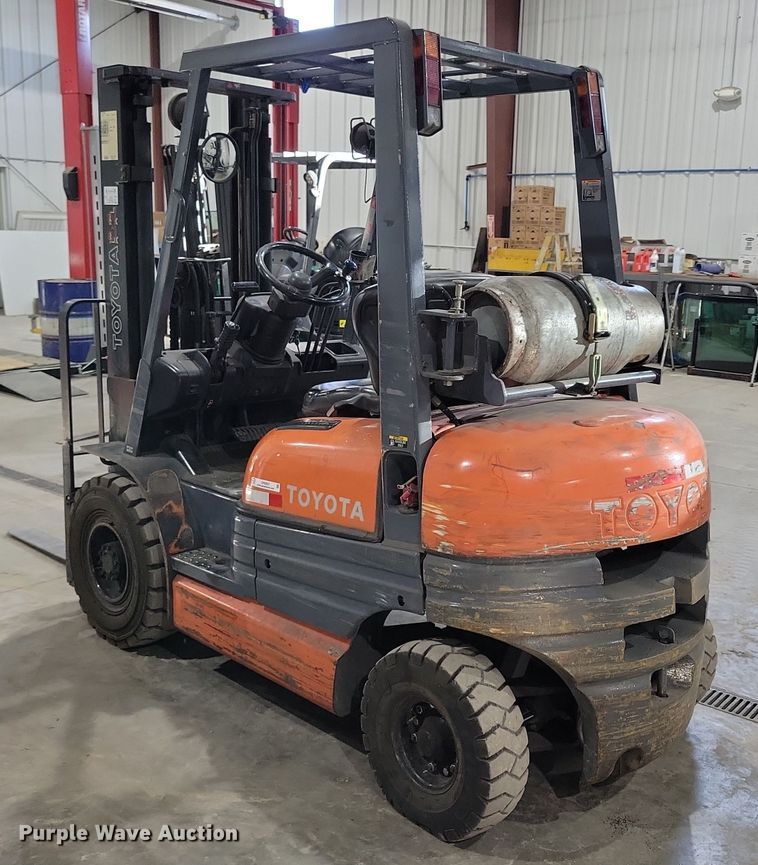 image for item OH9507 1998 Toyota  426FGU20 forklift