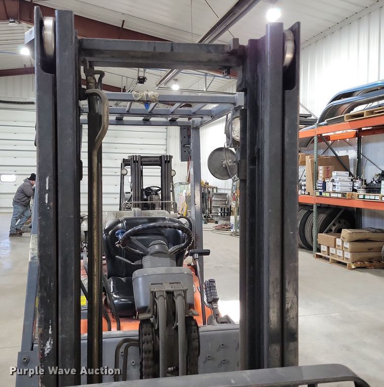 image for item OH9507 1998 Toyota  426FGU20 forklift