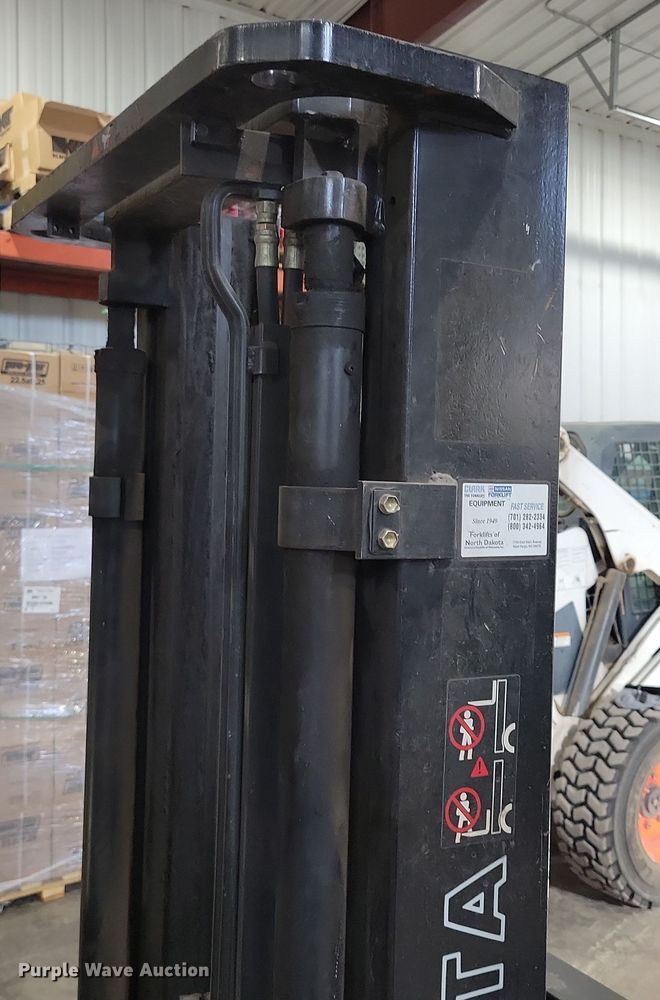 image for item OH9507 1998 Toyota  426FGU20 forklift